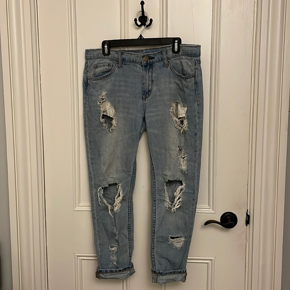 BDG jeans 28W slim boyfriend low rise